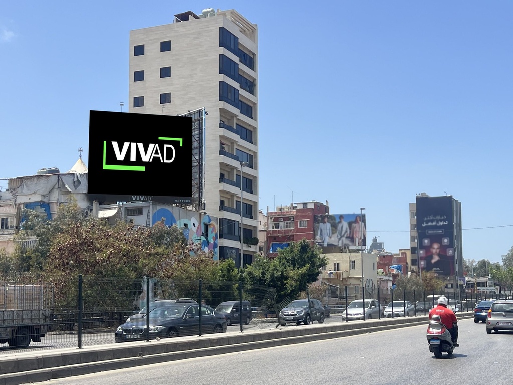 Karantina facing Forum - Towards Downtown